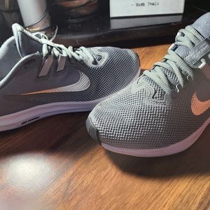 Nike women's shoes size 7.5